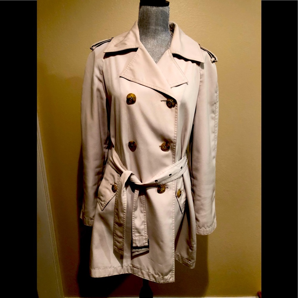 Classic spring trench coat. Gently used.